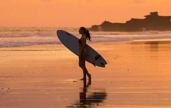 Hal-Hal yang Perlu Kamu Ketahui Tentang Surfing di Indonesia